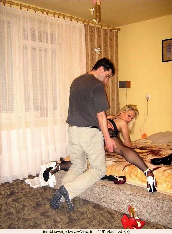 12P Amateur babe in stockings leg teasing cock
