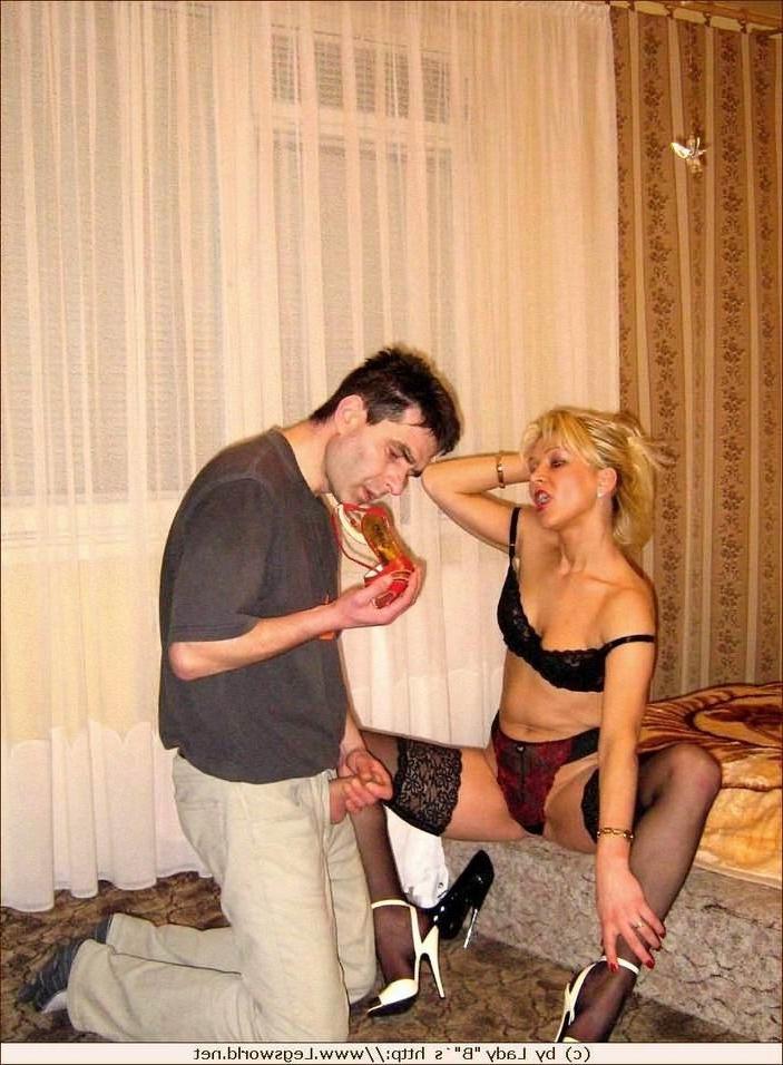 12P Amateur babe in stockings leg teasing cock