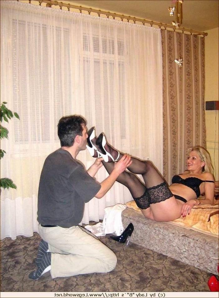 12P Amateur babe in stockings leg teasing cock