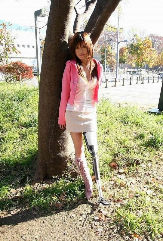 15P sexy amputee ladies posing and in action