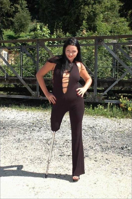 15P sexy amputee ladies posing and in action