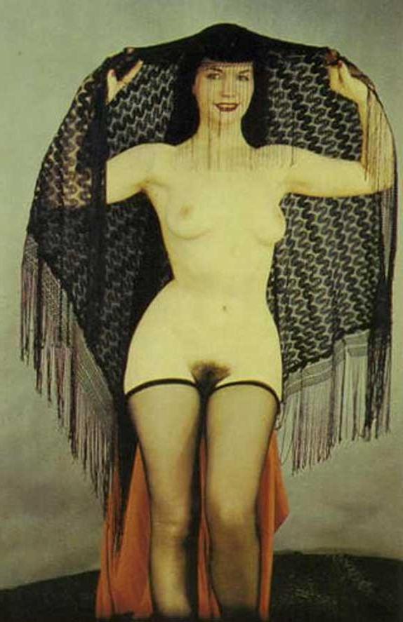 16P Color porn photos with nude pinup queen Bettie Page