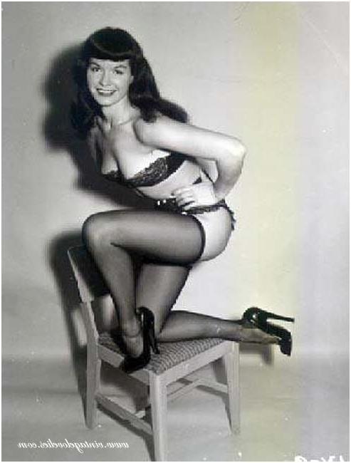 16P Pin-up star Bettie Page showing her sexy vintage stockings