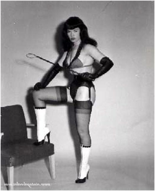 16P Pin-up star Bettie Page showing her sexy vintage stockings