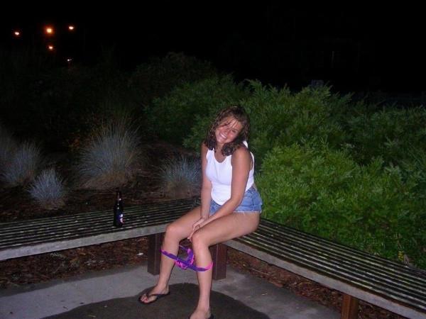 15P Hot amateur babes pissing