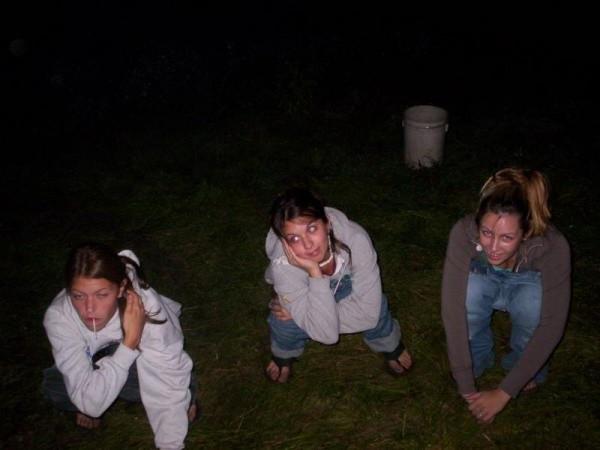 15P Amateur babes enjoy pissing