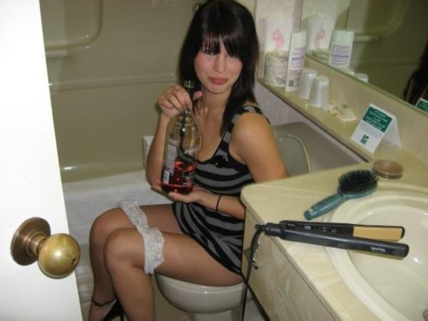 15P My girlfriend pissing