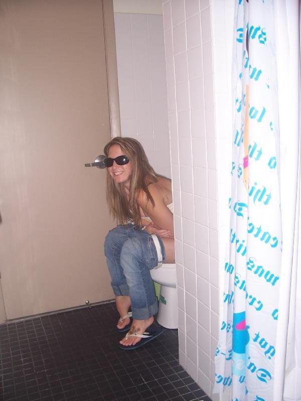 15P My girlfriend pissing