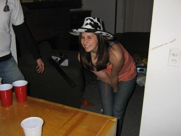 15P Amateur babes pissing