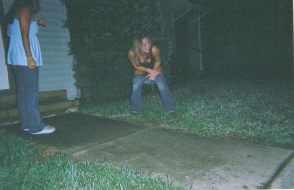 15P Hot amateur babe pissing