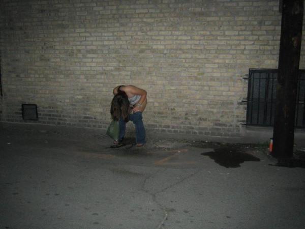 15P Hot amateur babe pissing