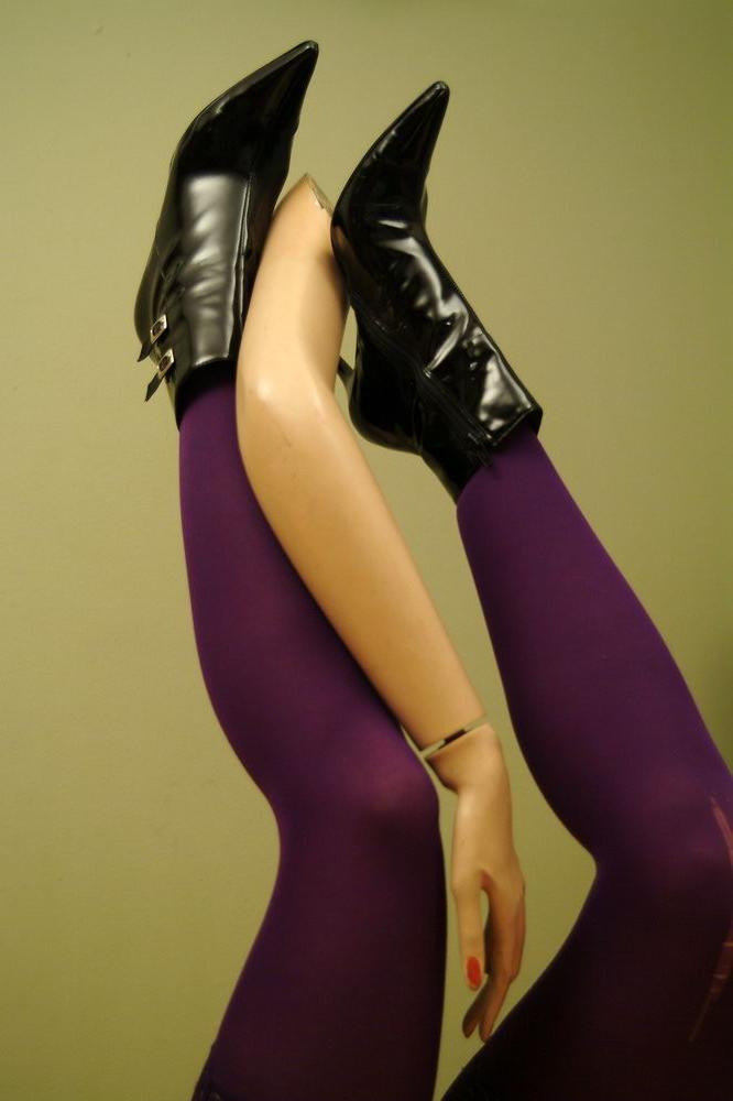 15P Zee in sexy stockings playing with a dismembered mannequin