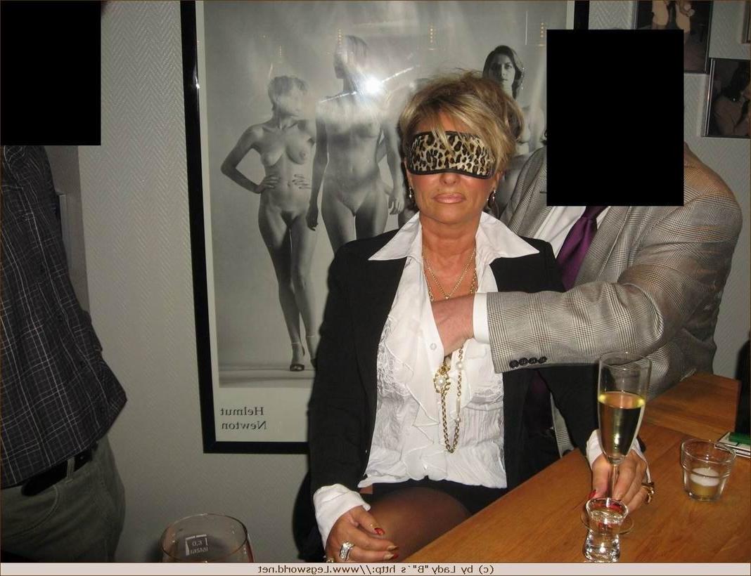 12P Busty german lady in stockings having blind date