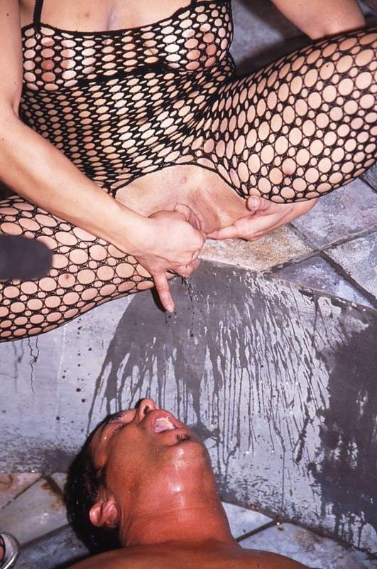 16P Hot babes squirting sweet pussy juice on this guy