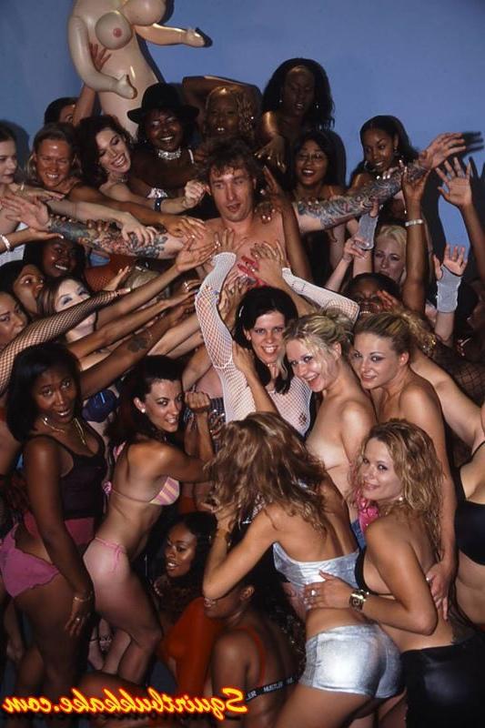 16P Hot babes squirting sweet pussy juice on this guy