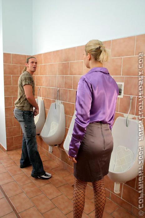 16P Boss doing the secretary in the office lavatory