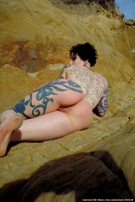 16P Thirtyish Tattooed n Pierced Nude Rocker Outdoors