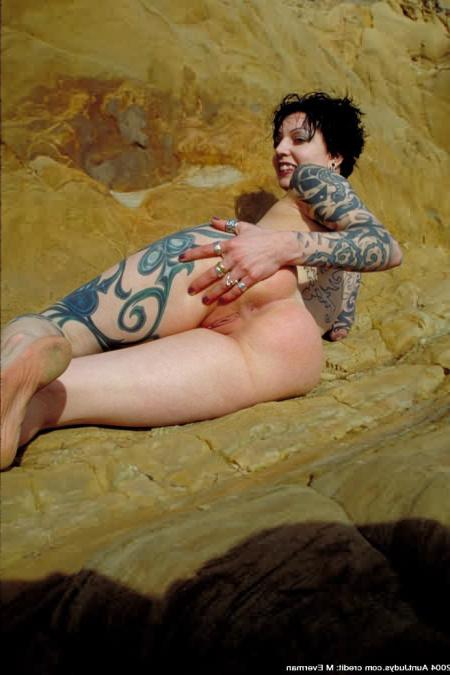 16P Thirtyish Tattooed n Pierced Nude Rocker Outdoors