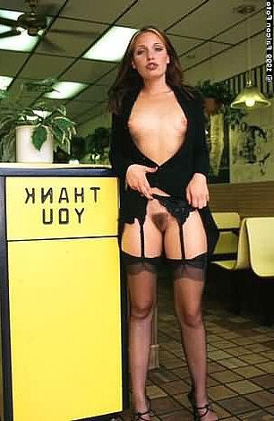 20P Upskirt on public places on street