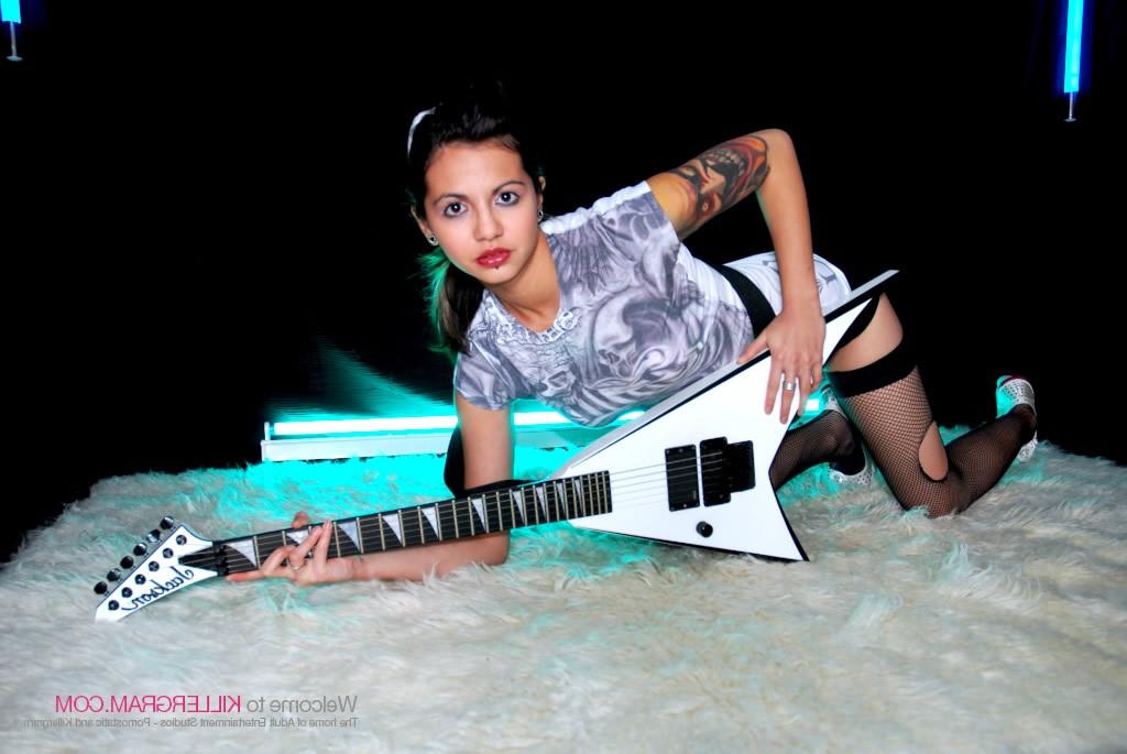 16P Petite and Tattooed Rock Chick Holly Dee Gets Her Pussy Fucked Senseless
