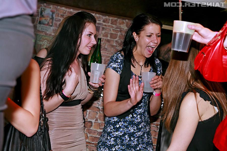 16P Sexparty with horny women fucking male strippers