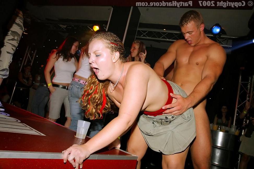 19P Ordinary but horny babes going wild at male strippers night