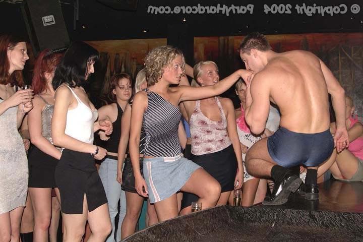 15P Ladies night turnet into wild, drunken orgies