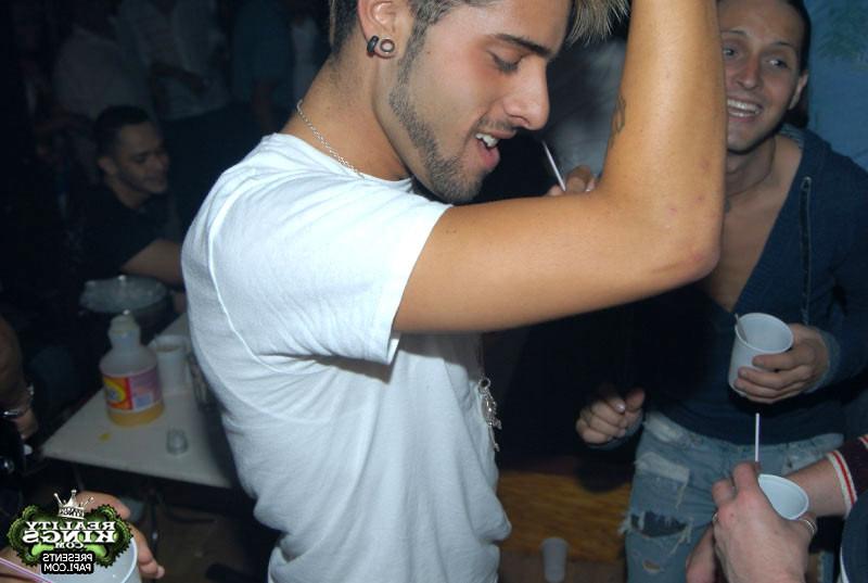 17P These guys are sooo outta of their minds in these hot guy on guy pics
