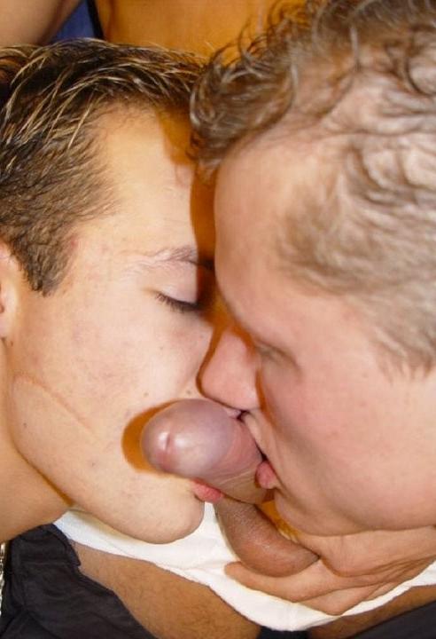 20P Big cock twink threesome sucking and fucking gusto