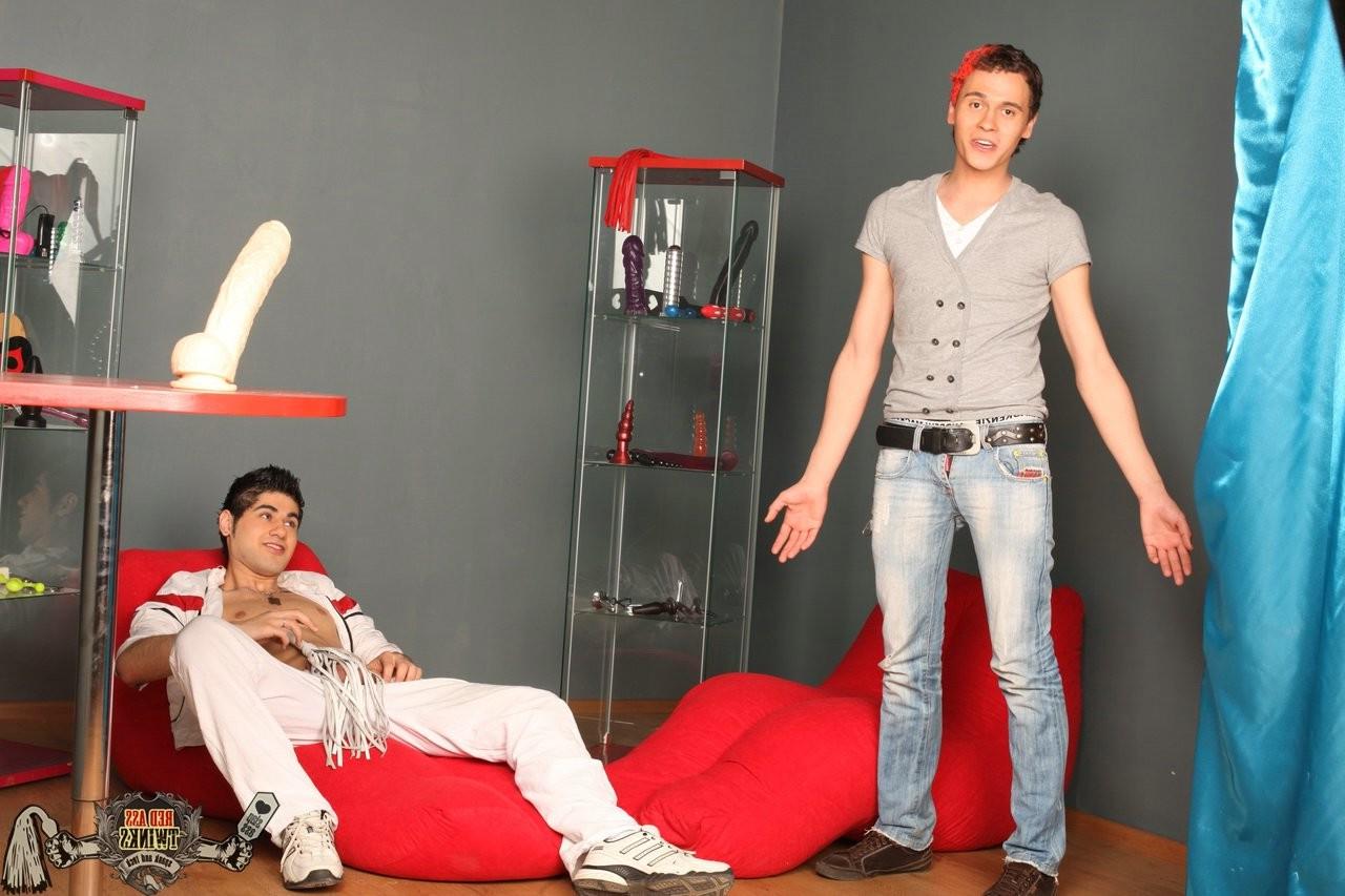 5P Submissive homo gets to suck a cock of his horny beloved master