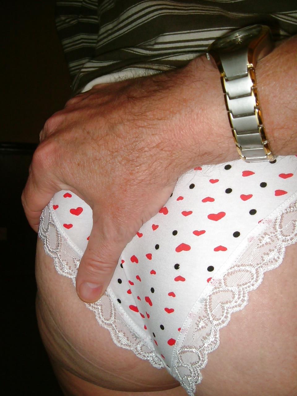 10P My horny english milfs ass
