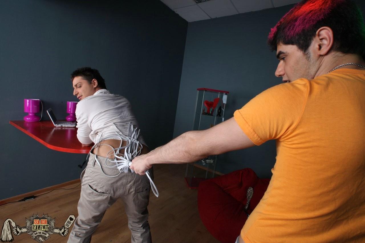 15P Redhead emo twink delivers punishment on hot gay ass