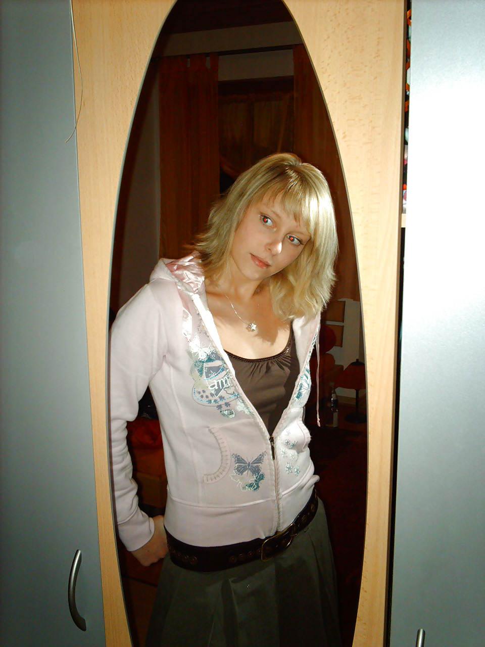 22P Sexy Blonde German