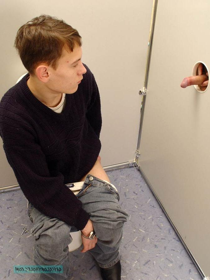 15P Anal hardcore in toilet