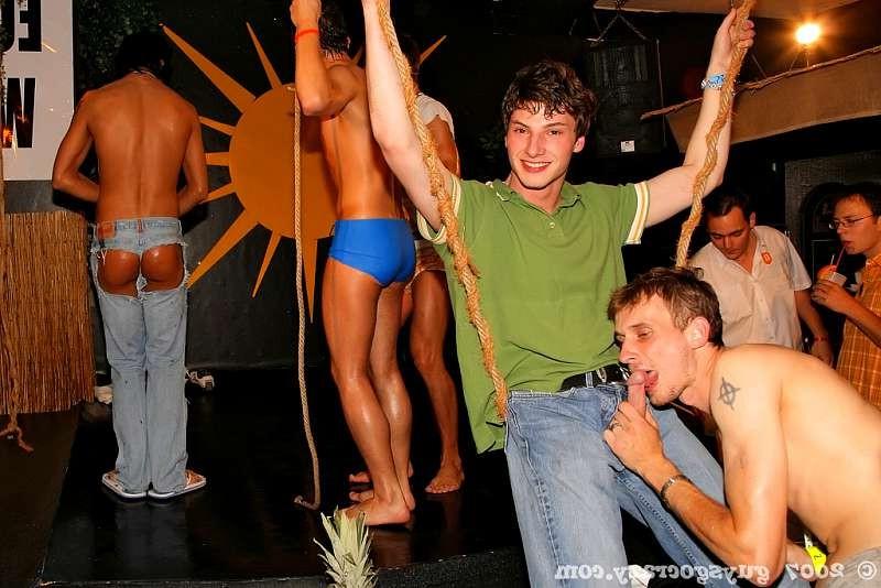 20P During spring break college guys fuck like rabbits