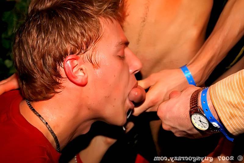 20P Gay boys enjoy eating a huge splash of sticky cum