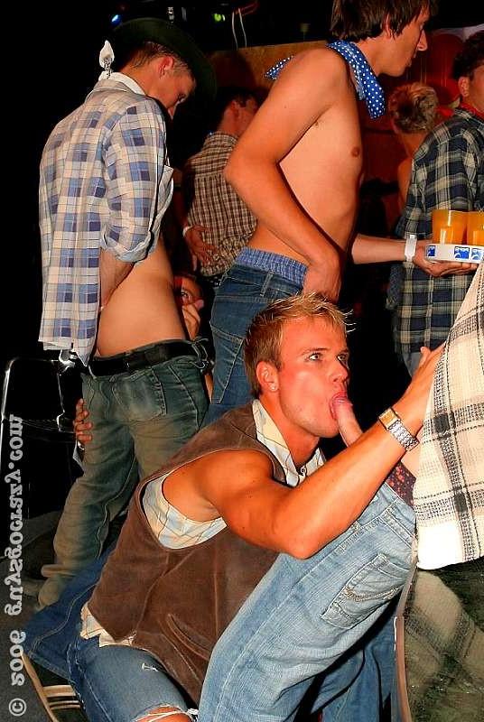 20P Cowboy gives stranger oral pleasure at a local pub