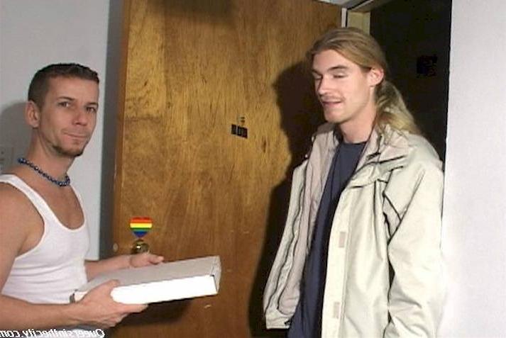 15P Stud sucking off the pizza boy