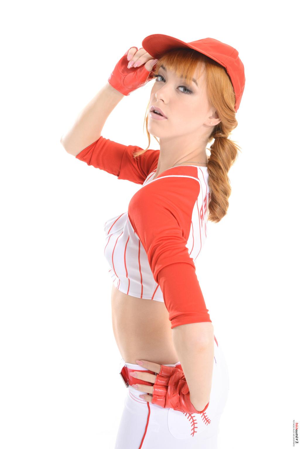 15P Anny Aurora Play Ball