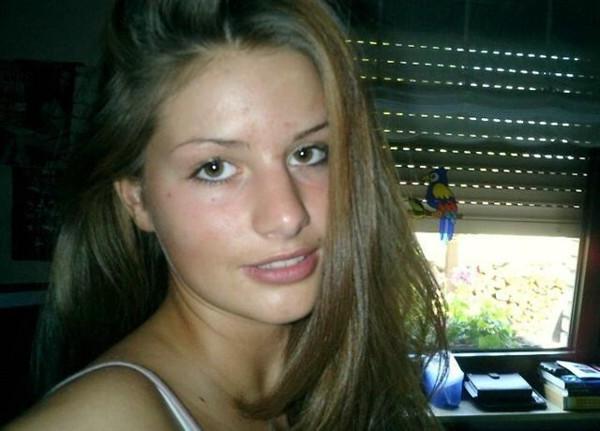 16P Beatrice posing naked