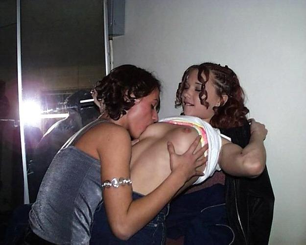 16P Photos of a girl naked in my room