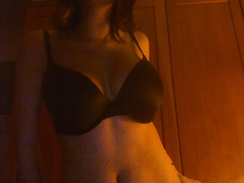 15P Gorgeous webcam babes posing online