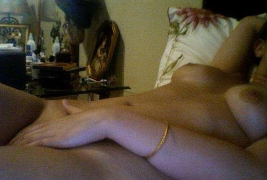 15P Big-boob blonde posing