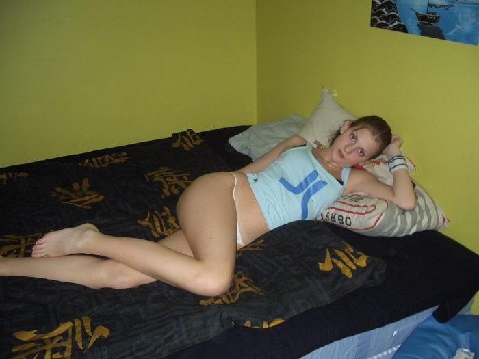 16P Model wannabes posing in nude shoots
