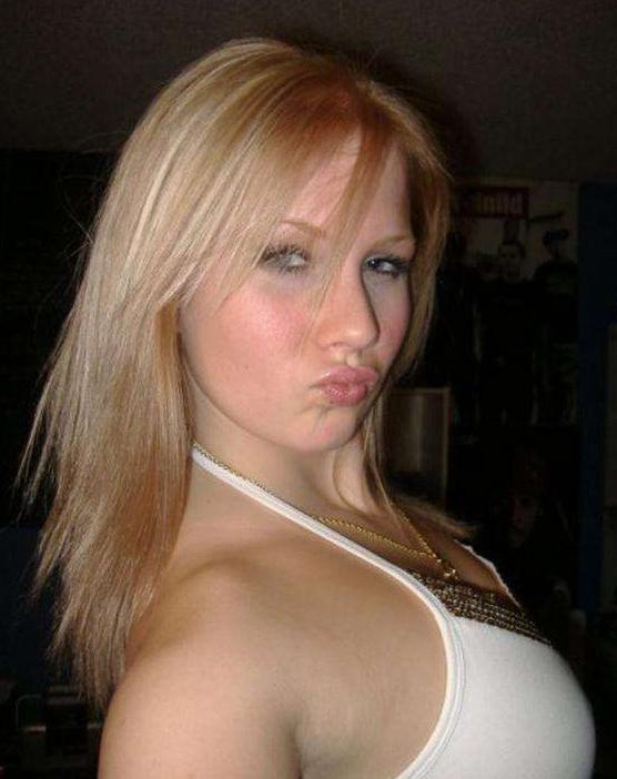 15P Babes posing and shooting