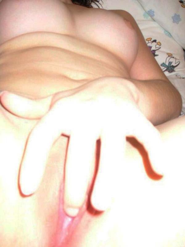 16P Nice picture set of horny amateur bitches pleasing themselves