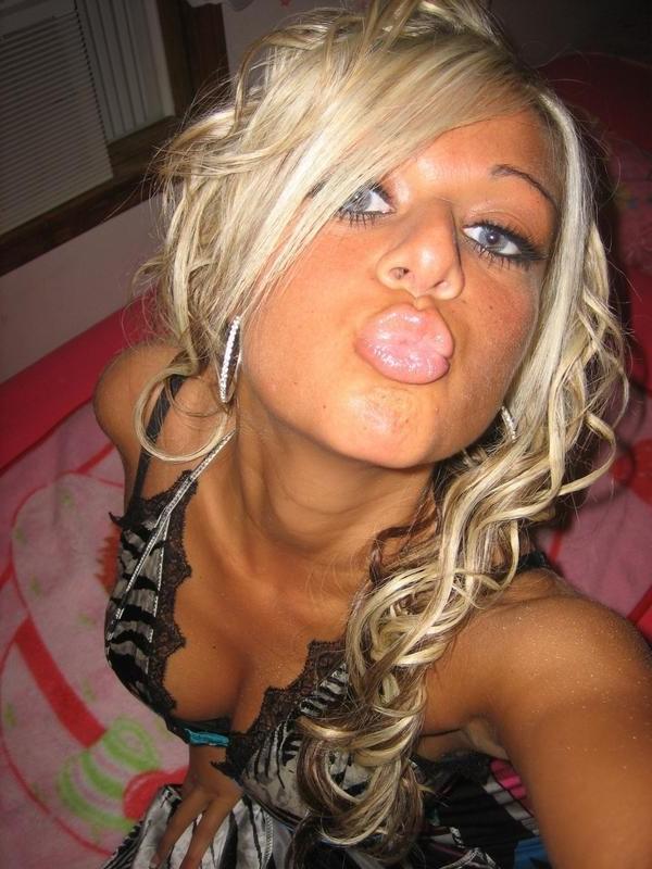 16P Anzy topless and naked on the beach and in the room