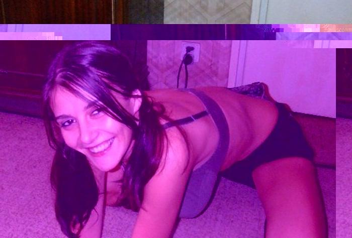 16P Pictures of hot chicks in their sexy bikinis