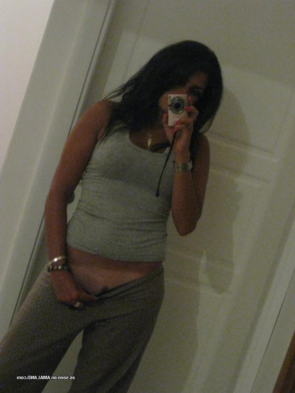 15P Big-boob blonde posing