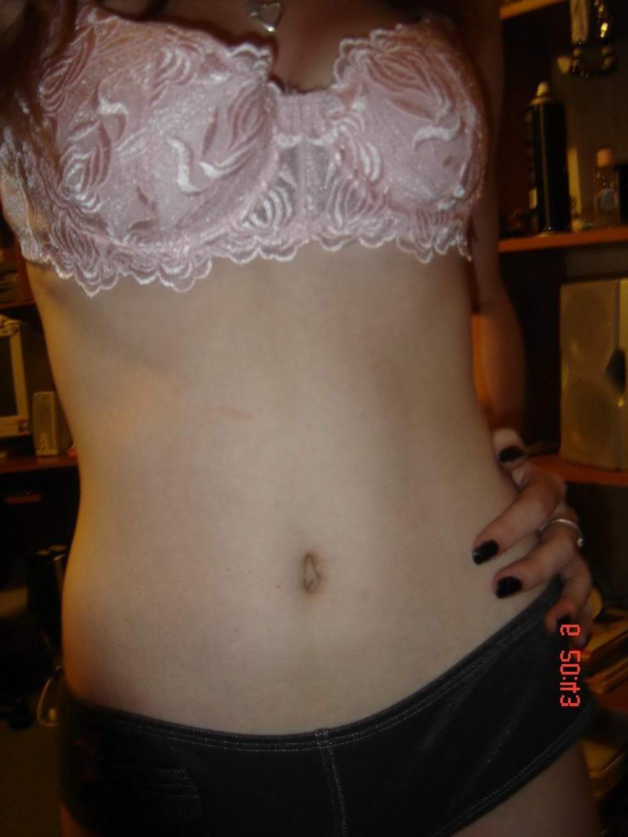 15P Big-boob blonde posing